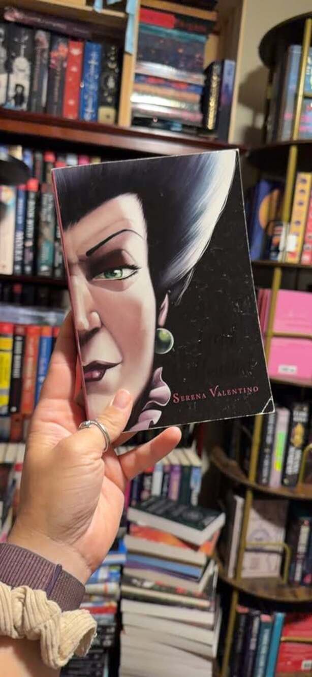 Serena Valentino Book